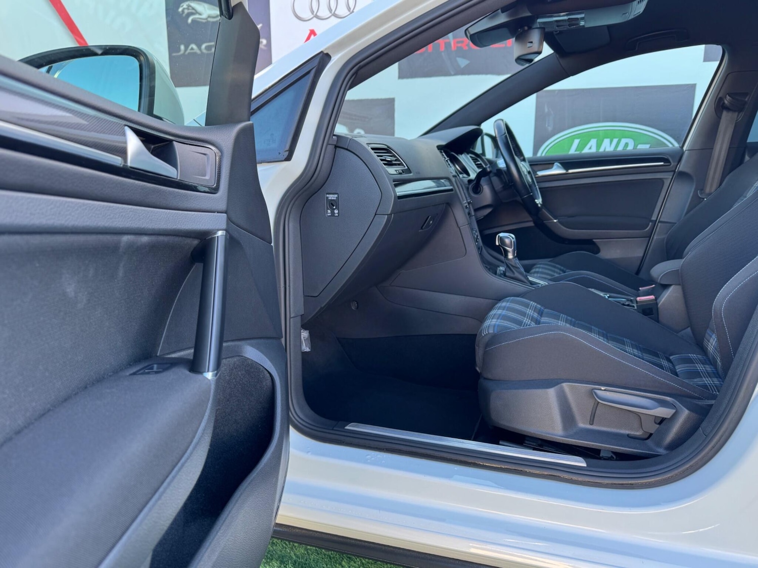 Used Volkswagen Golf for sale - 76996460: Photo 43