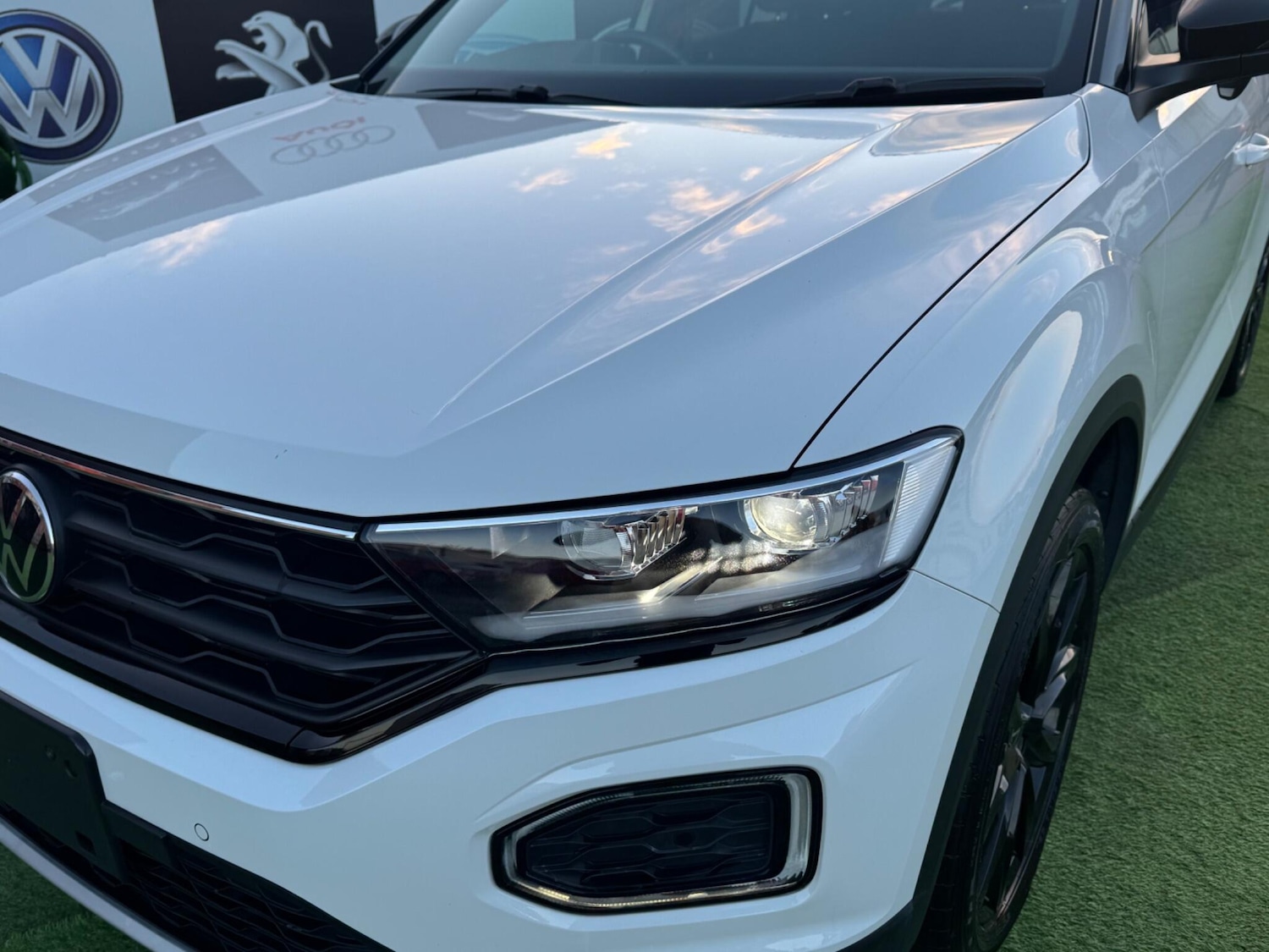 Used Volkswagen T-Roc for sale - 76646231: Photo 22