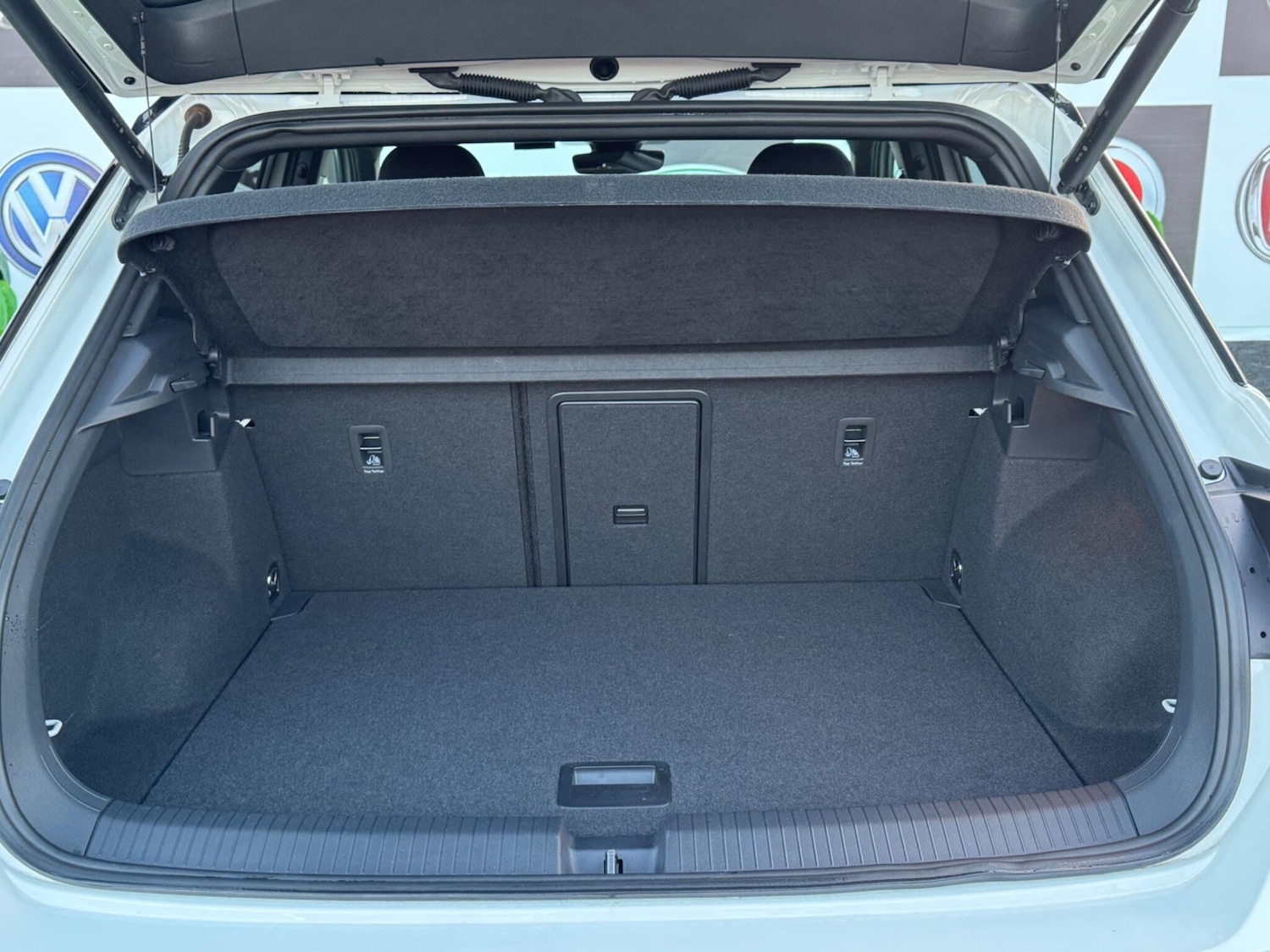 Used Volkswagen T-Roc for sale - 76646231: Photo 34