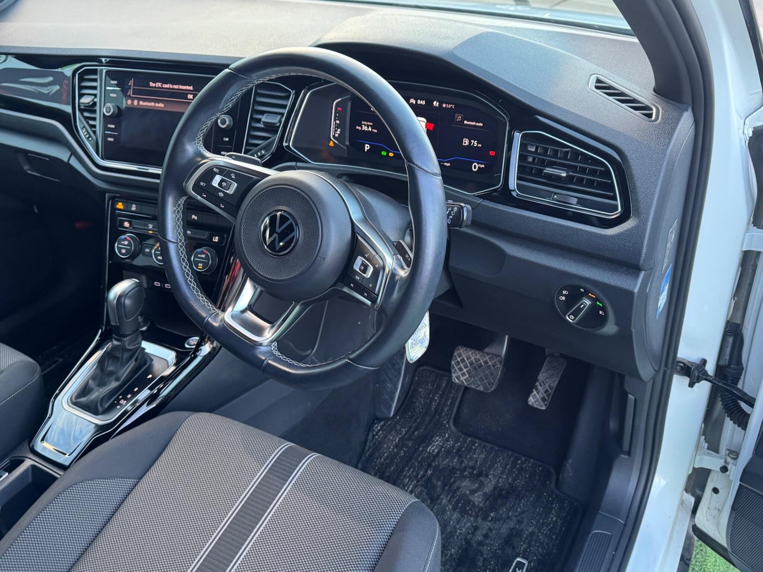 Used Volkswagen T-Roc for sale - 76646231: Photo 42