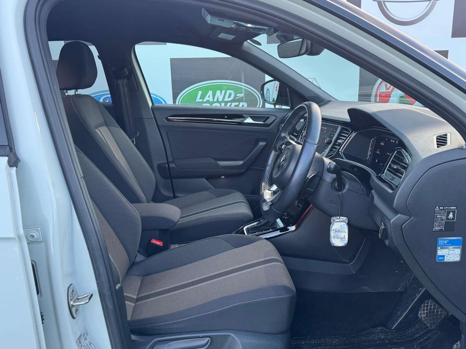 Used Volkswagen T-Roc for sale - 76646231: Photo 43