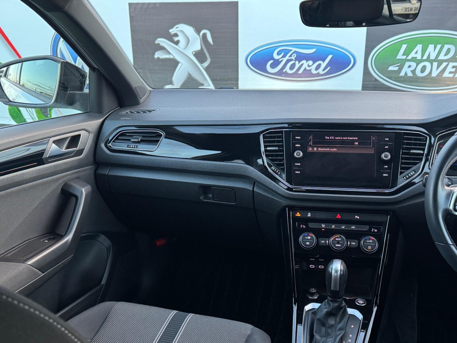 Used Volkswagen T-Roc for sale - 76646231: Photo 47