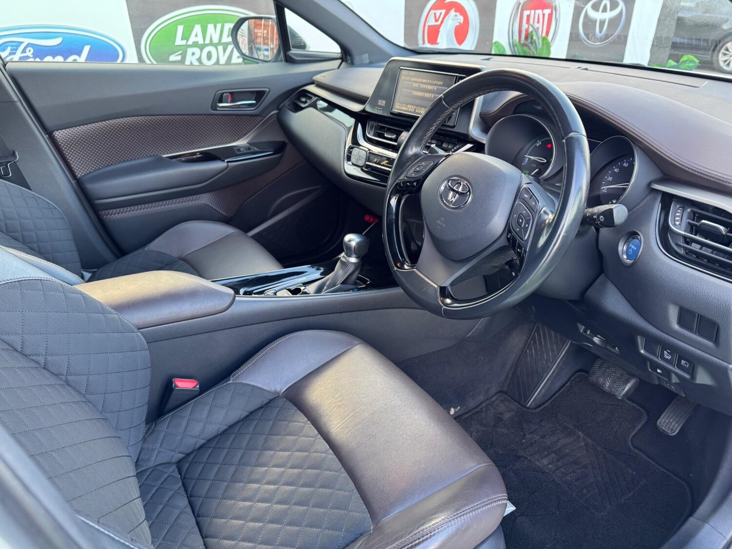 Used Toyota C-HR for sale - 76753070: Photo 23