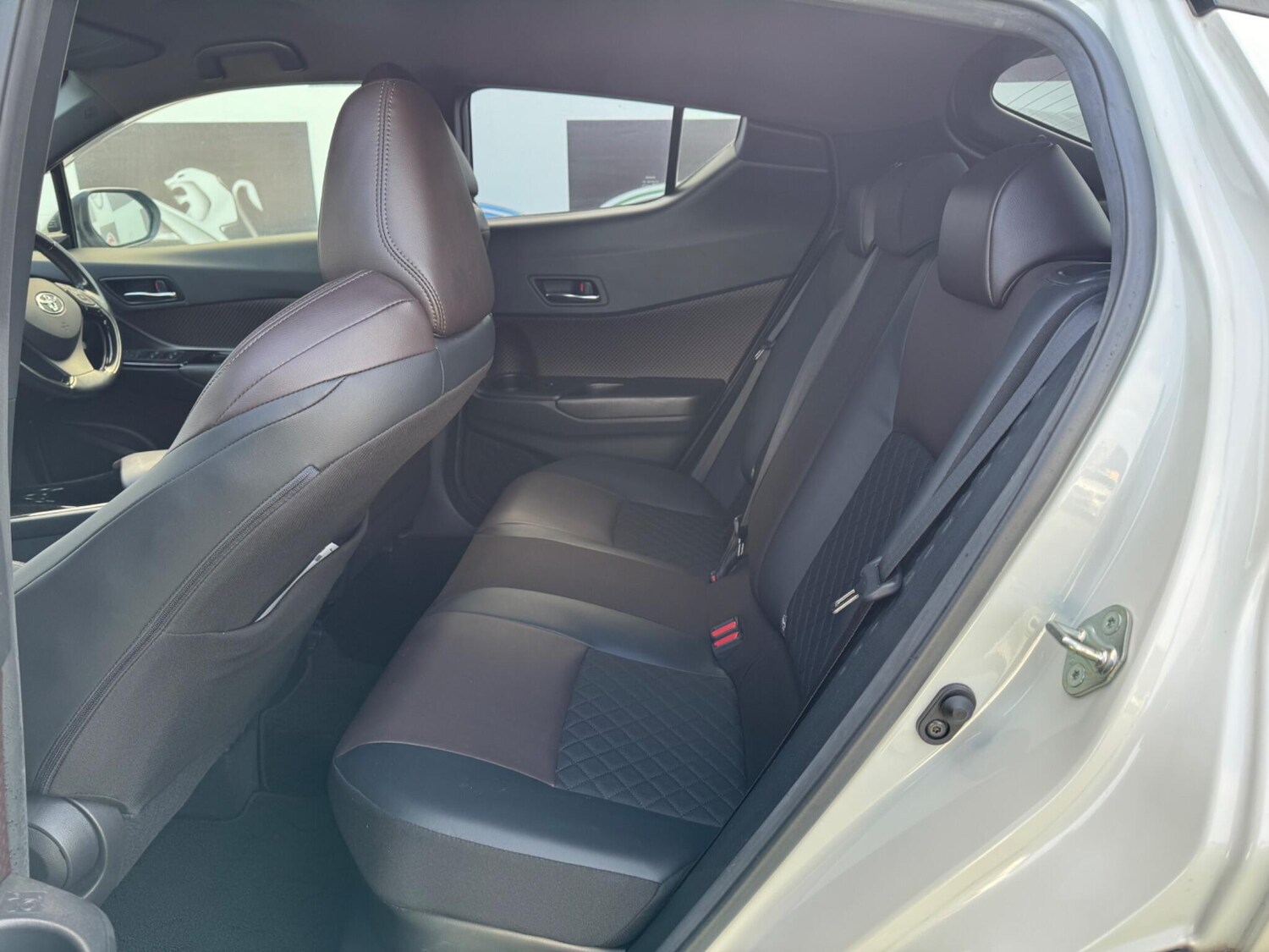 Used Toyota C-HR for sale - 76753070: Photo 27