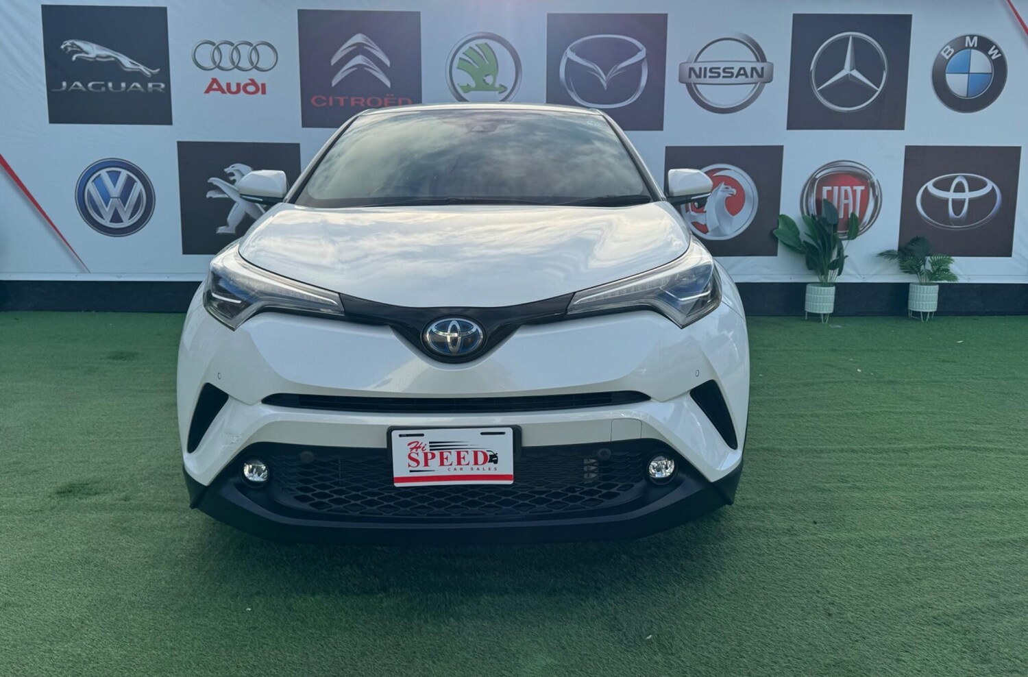 Used Toyota C-HR for sale - 76753070: Photo 4