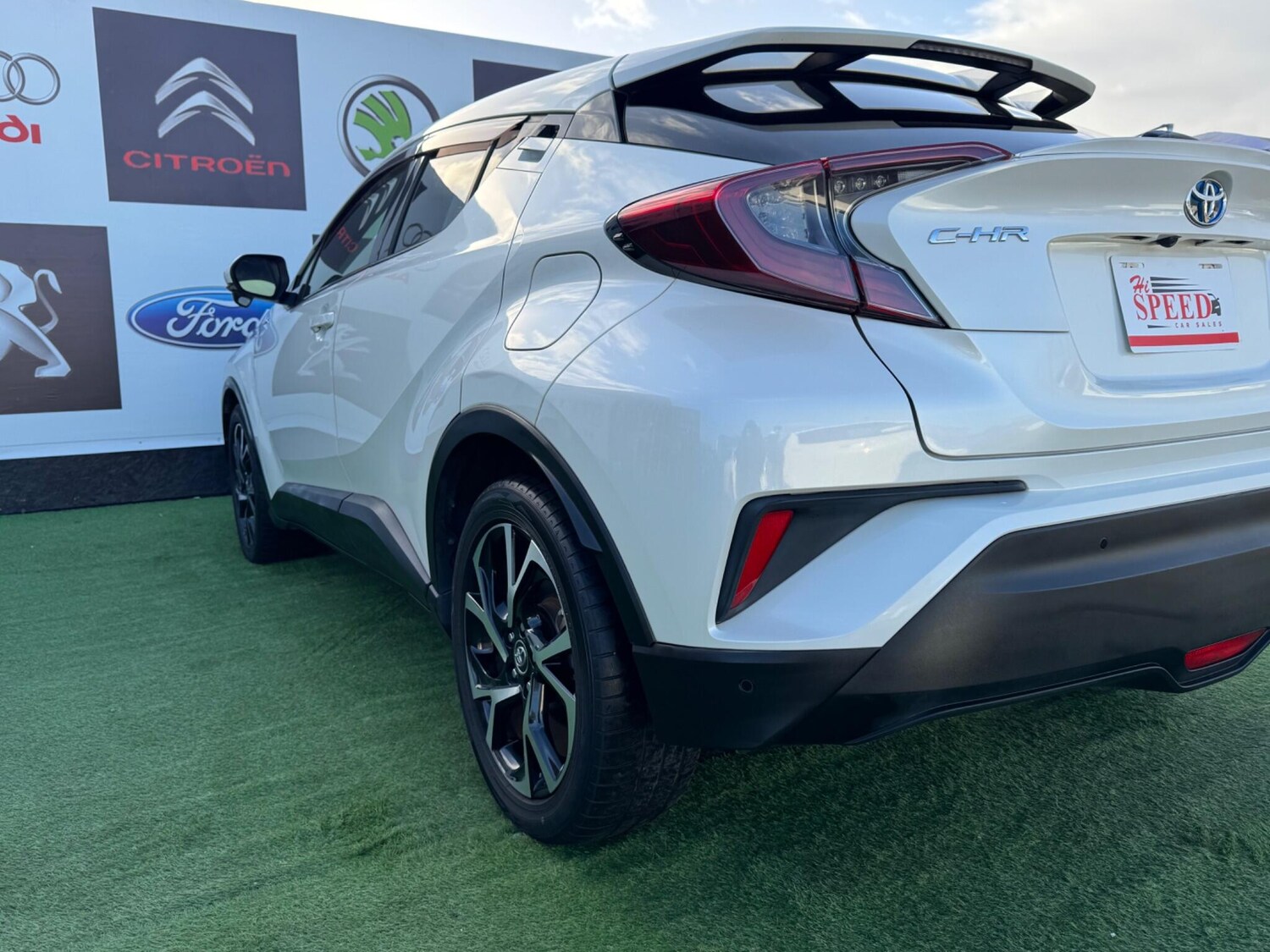 Used Toyota C-HR for sale - 76753070: Photo 5