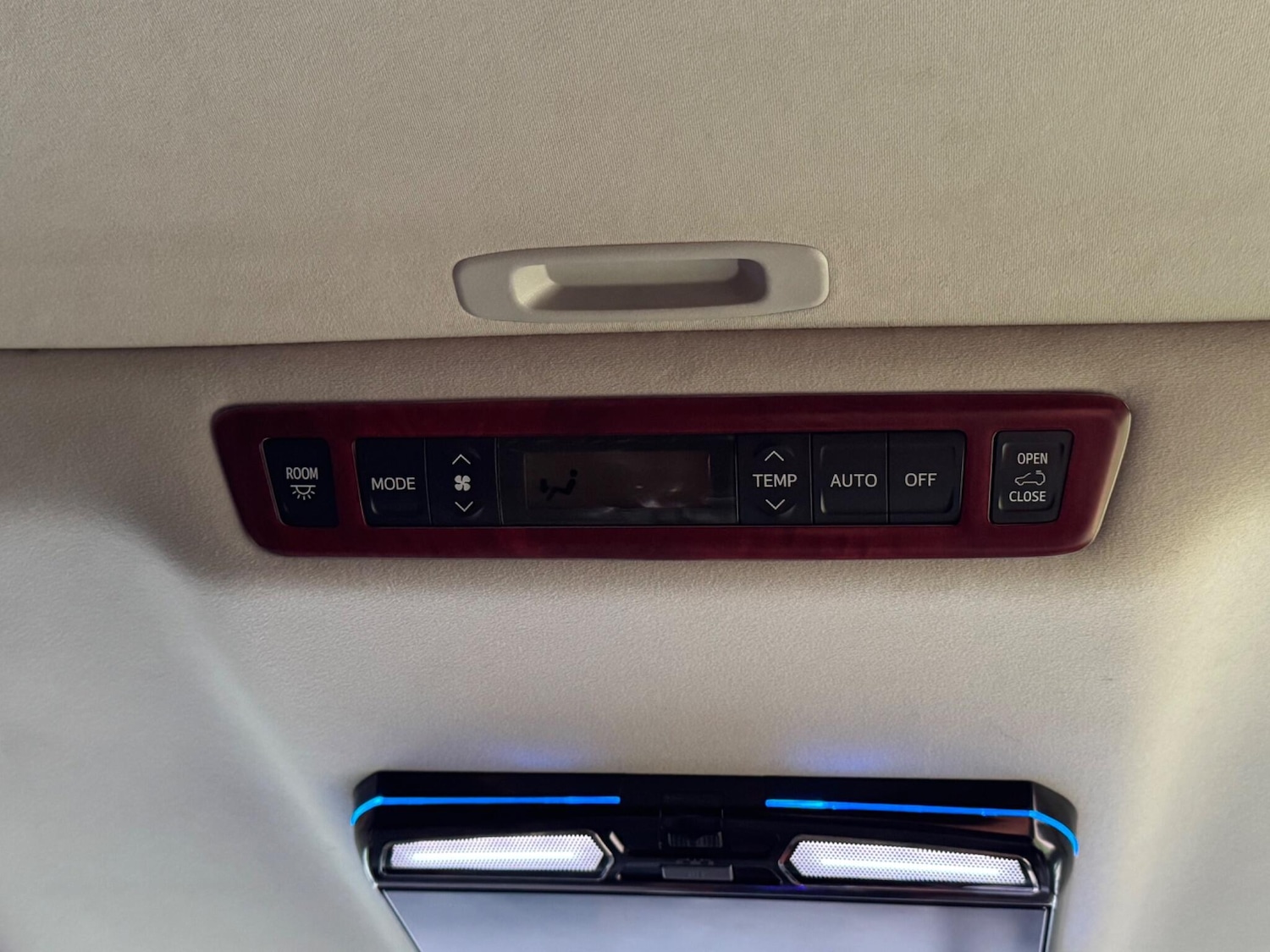 Used Toyota Vellfire for sale - 76667444: Photo 28