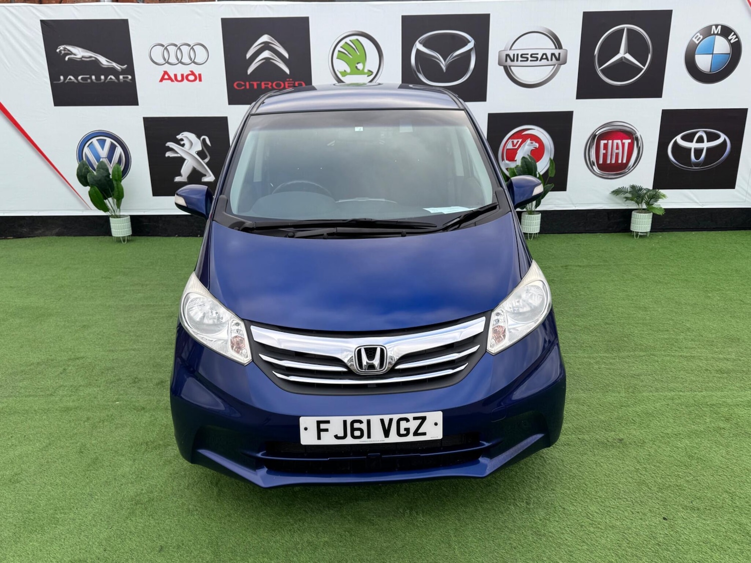 Used Honda Freed for sale - 76646110: Photo 2