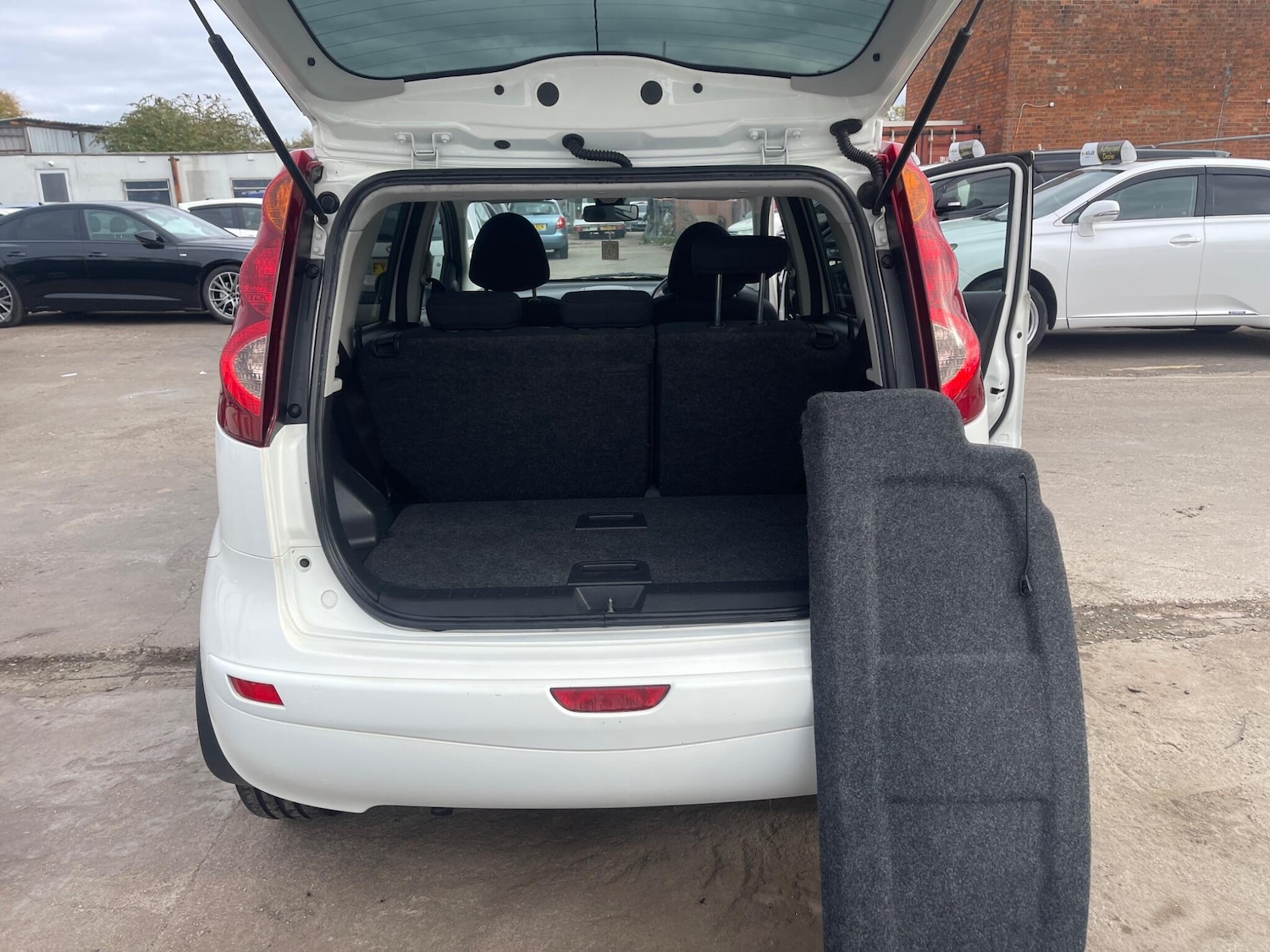 Used Nissan Note 2011 for sale - 76619958: Photo 19