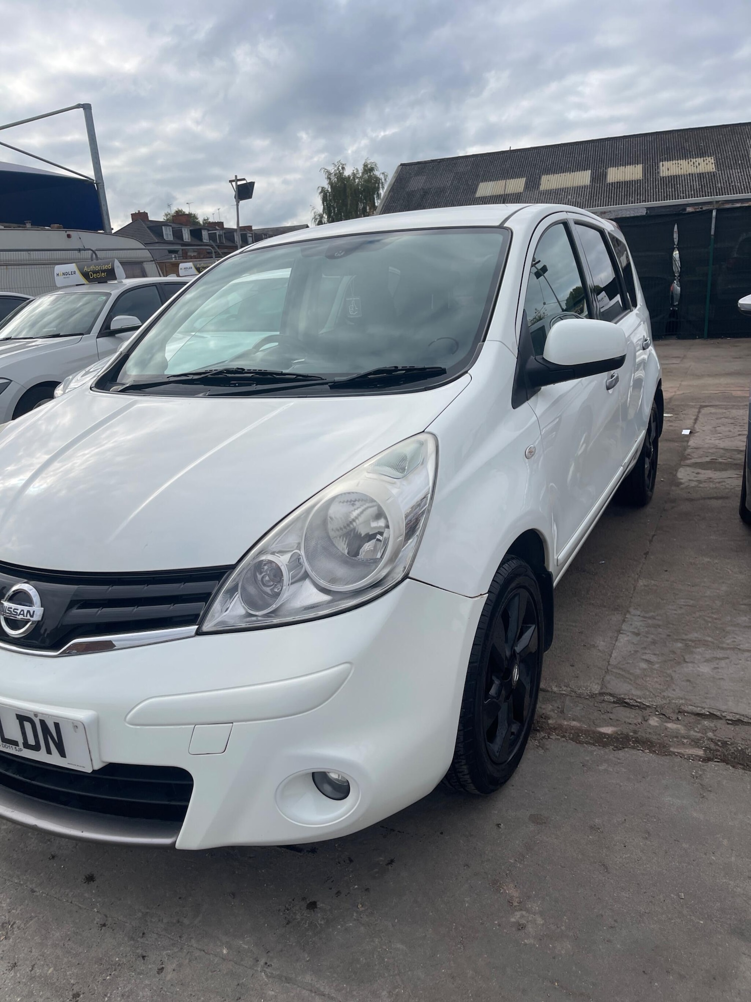 Used Nissan Note 2011 for sale - 76619958: Photo 2