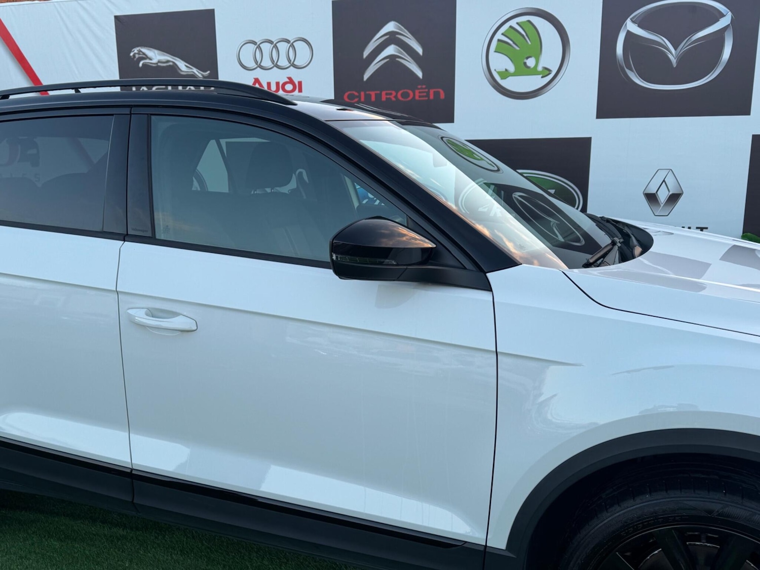 Used Volkswagen T-Roc for sale - 76997114: Photo 13