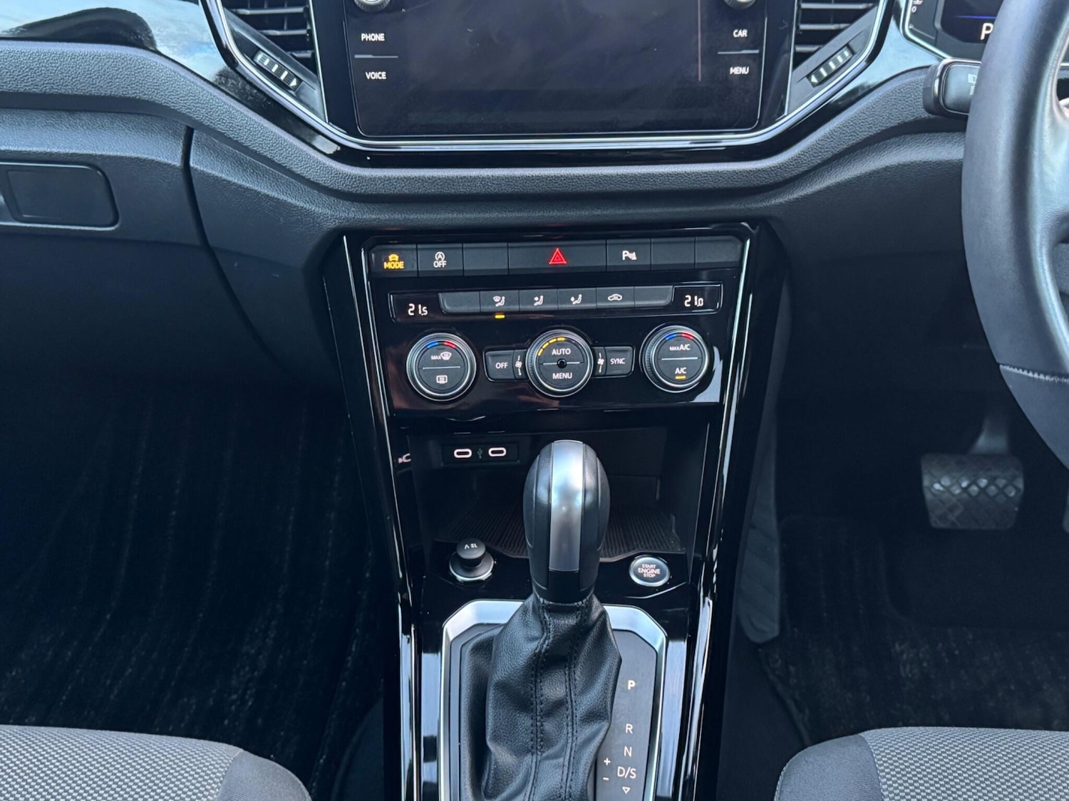 Used Volkswagen T-Roc for sale - 76997114: Photo 32