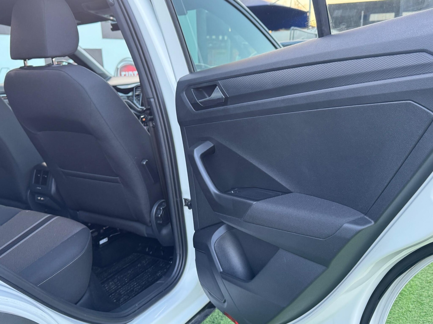 Used Volkswagen T-Roc for sale - 76997114: Photo 36