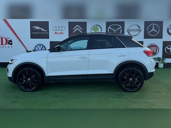 Used Volkswagen T-Roc 2022 for sale - 76997114: Photo