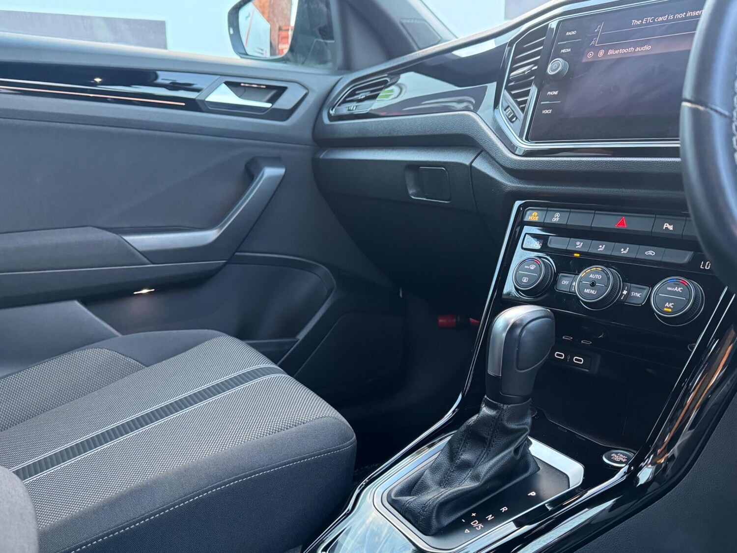 Used Volkswagen T-Roc for sale - 76997114: Photo 41