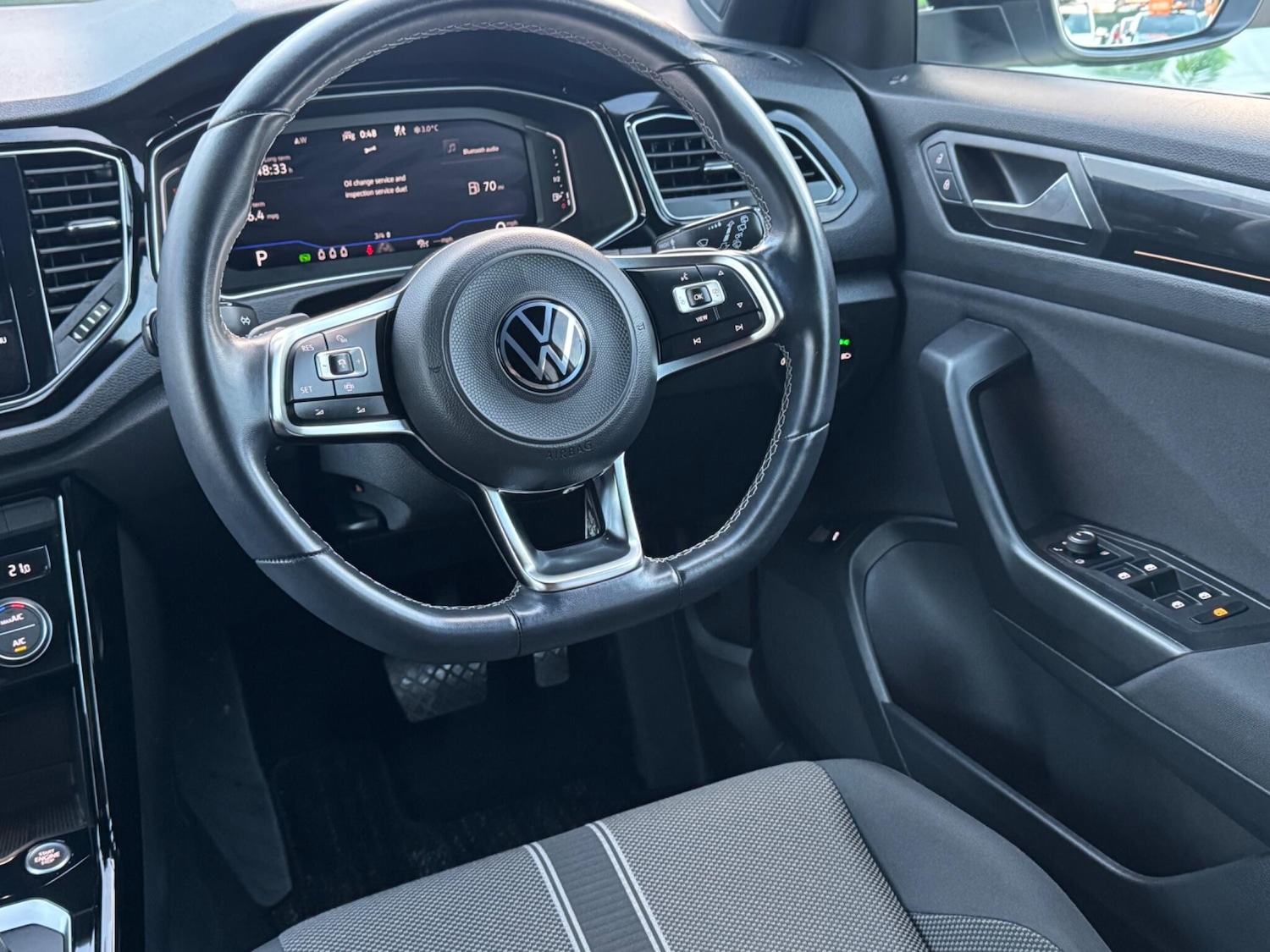 Used Volkswagen T-Roc for sale - 76997114: Photo 45