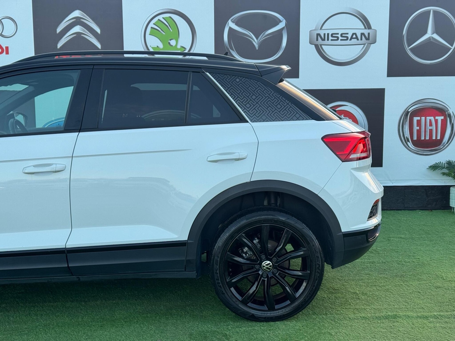 Used Volkswagen T-Roc for sale - 76997114: Photo 5