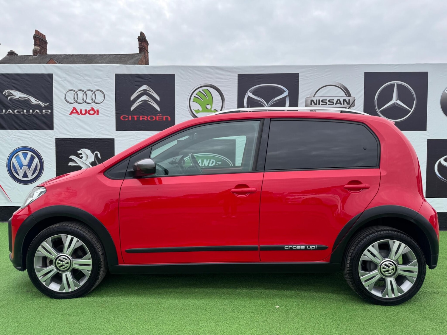 Used Volkswagen up! for sale - 76620170: Photo 2