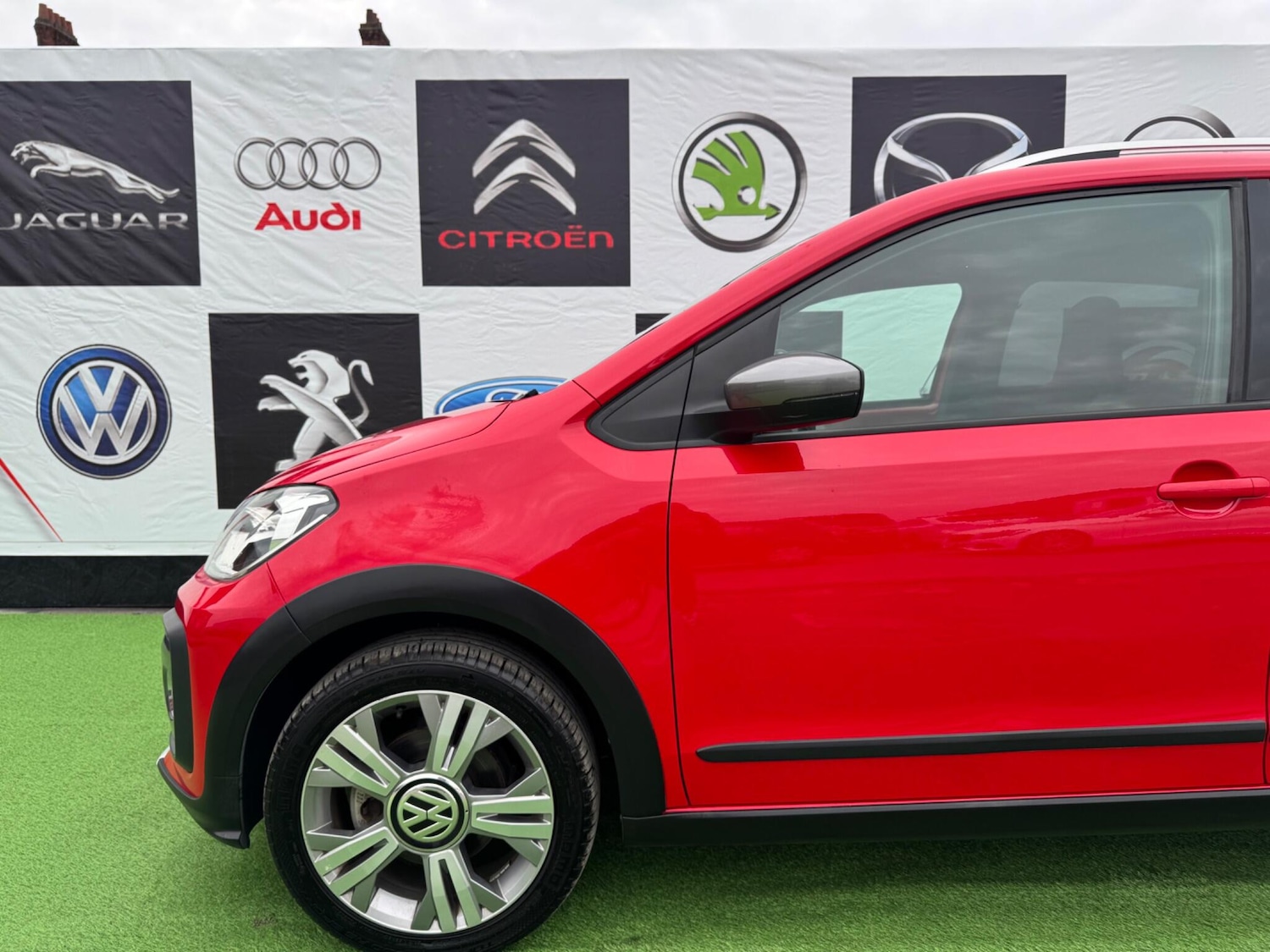 Used Volkswagen up! for sale - 76620170: Photo 3