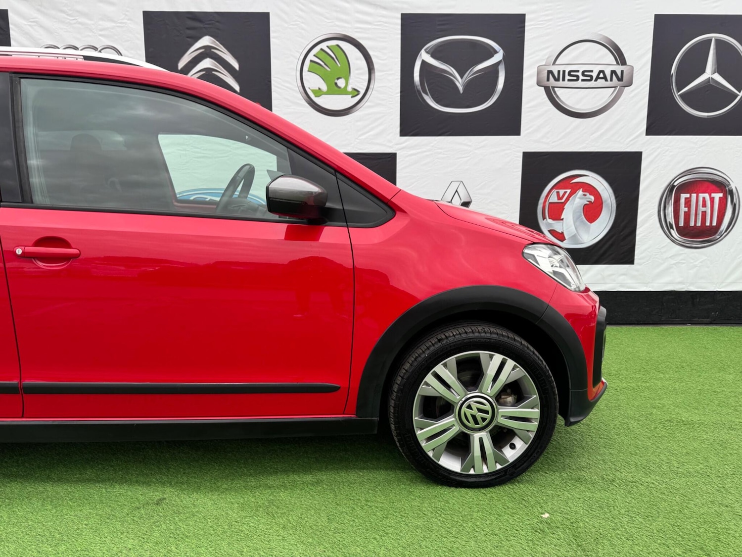 Used Volkswagen up! for sale - 76620170: Photo 4