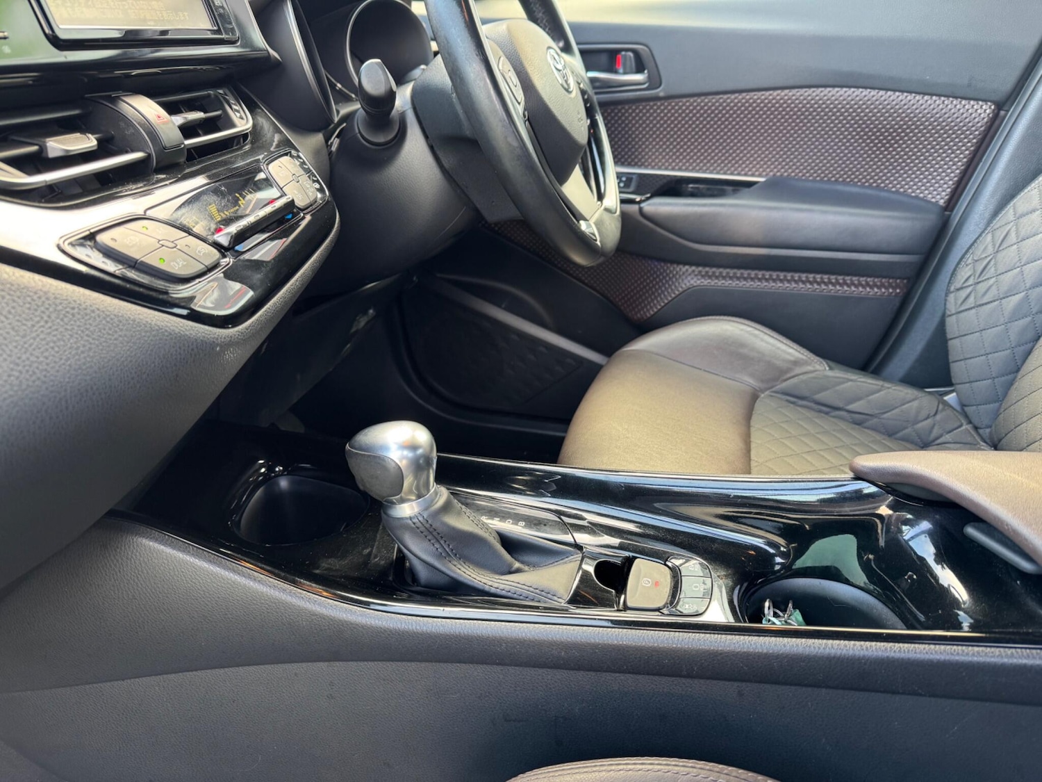 Used Toyota C-HR for sale - 76994645: Photo 17