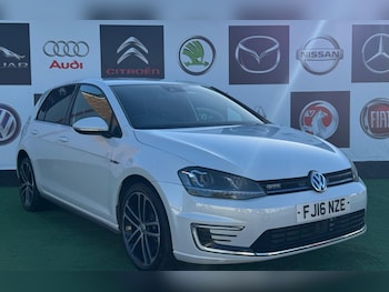 Used Volkswagen Golf 2016 for sale - 76620323: Photo