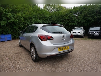 Used Vauxhall Astra 2015 for sale - 76076790: Photo