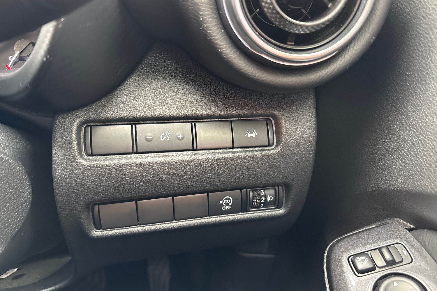 Used Nissan Juke 2023 for sale - 76580161: Photo 34