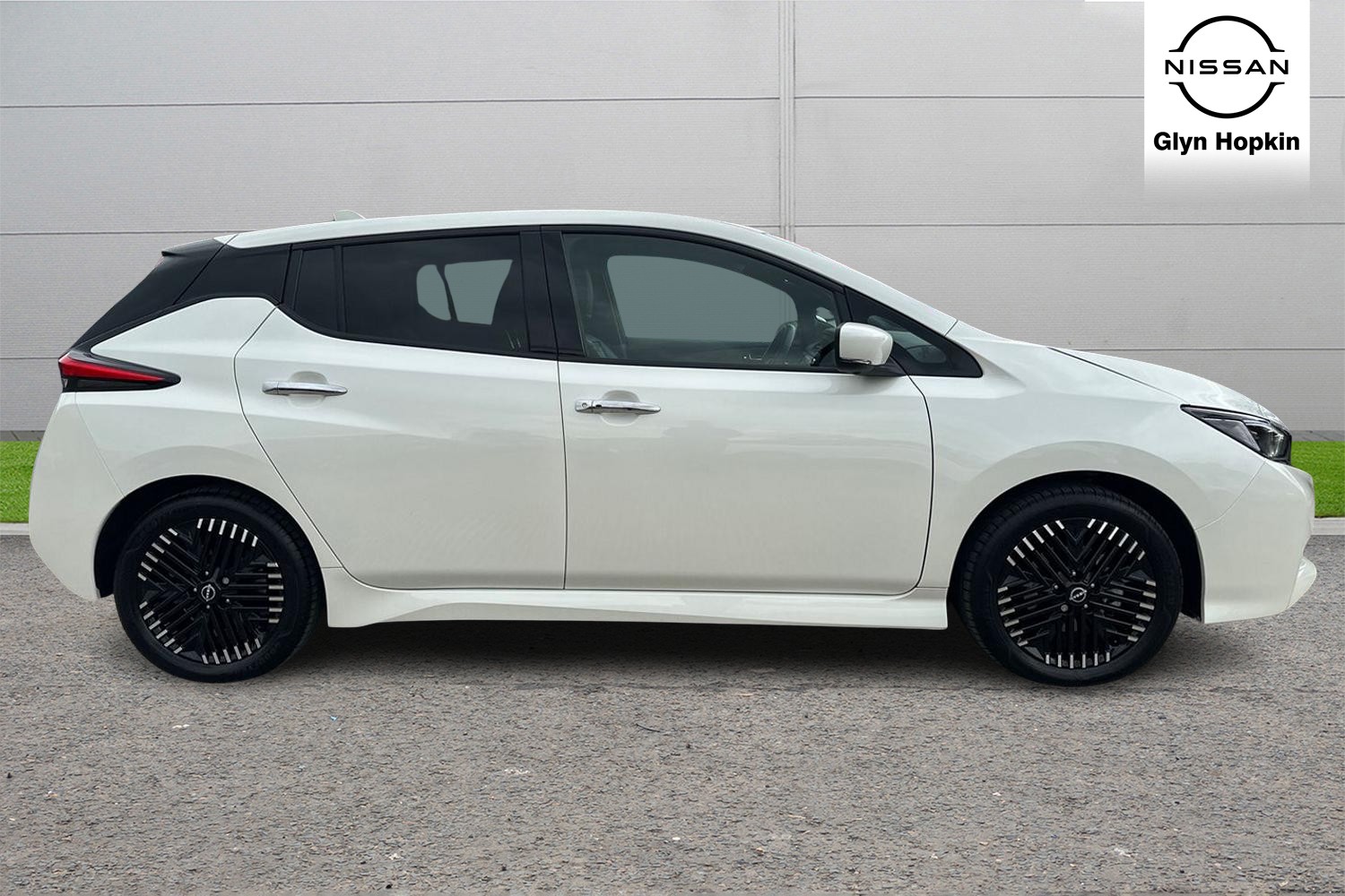 Used Nissan Leaf 2022 for sale - 76130557: Photo 2