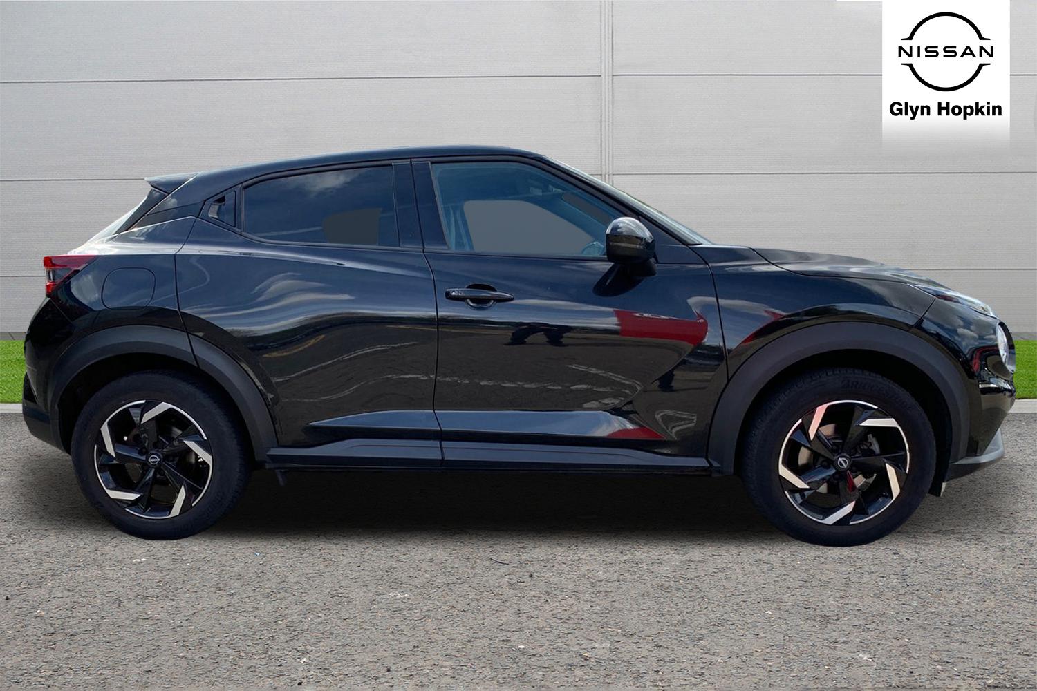 Used Nissan Juke 2023 for sale - 76361809: Photo 2