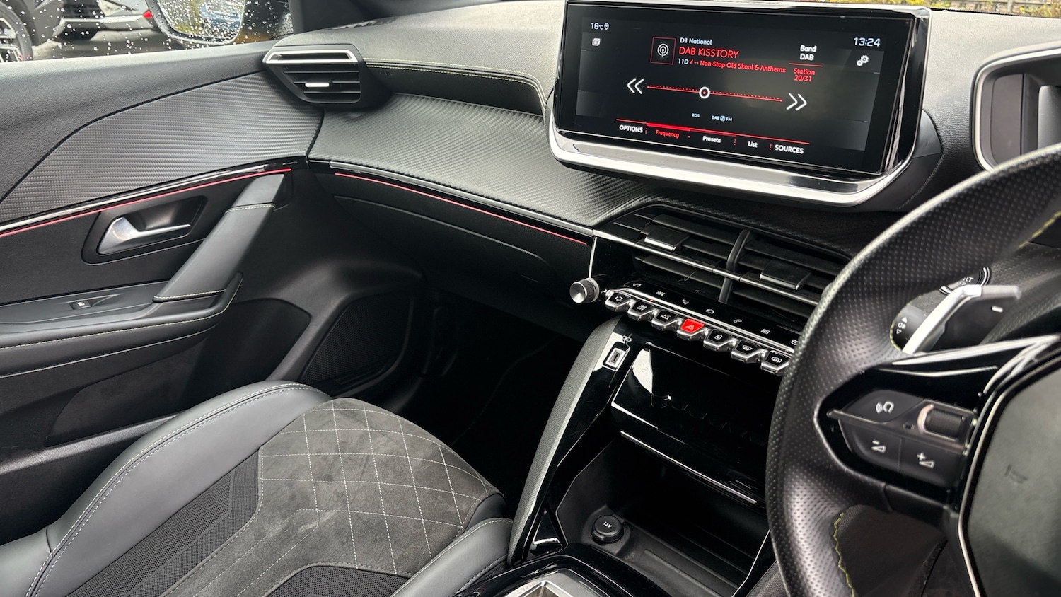 Used Peugeot 208 2022 for sale - 76302901: Photo 14