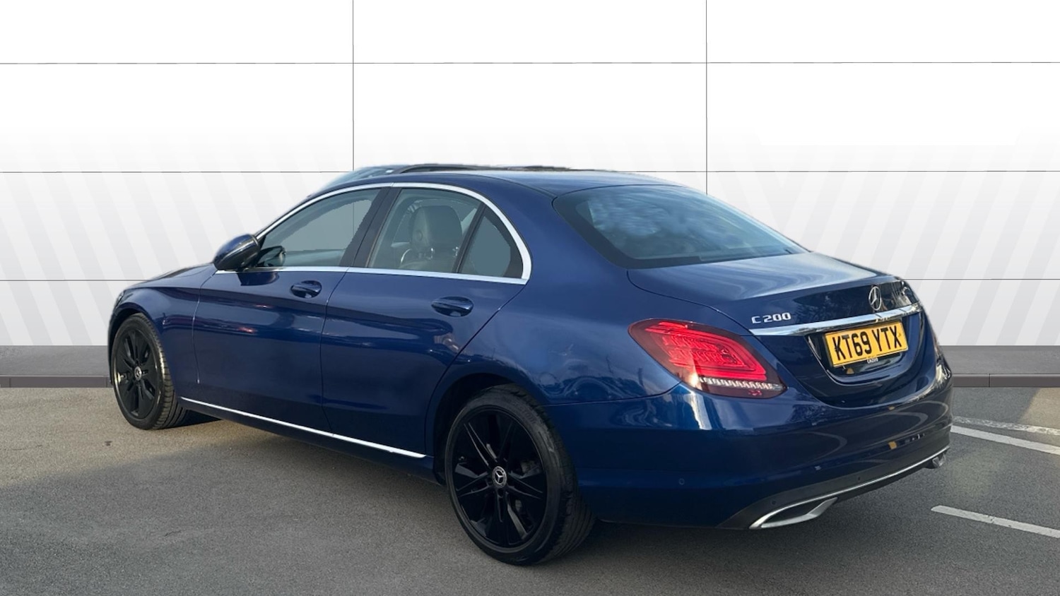 Used Mercedes-Benz C Class 2020 for sale - 77406829: Photo 2