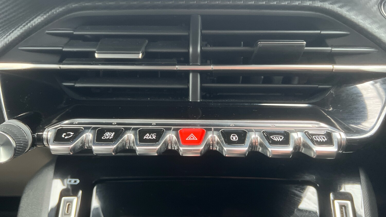 Used Peugeot 208 2022 for sale - 77459611: Photo 23