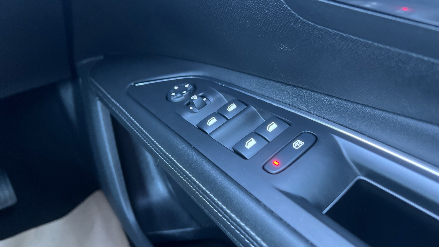 Used Peugeot 5008 2020 for sale - 77086469: Photo 35