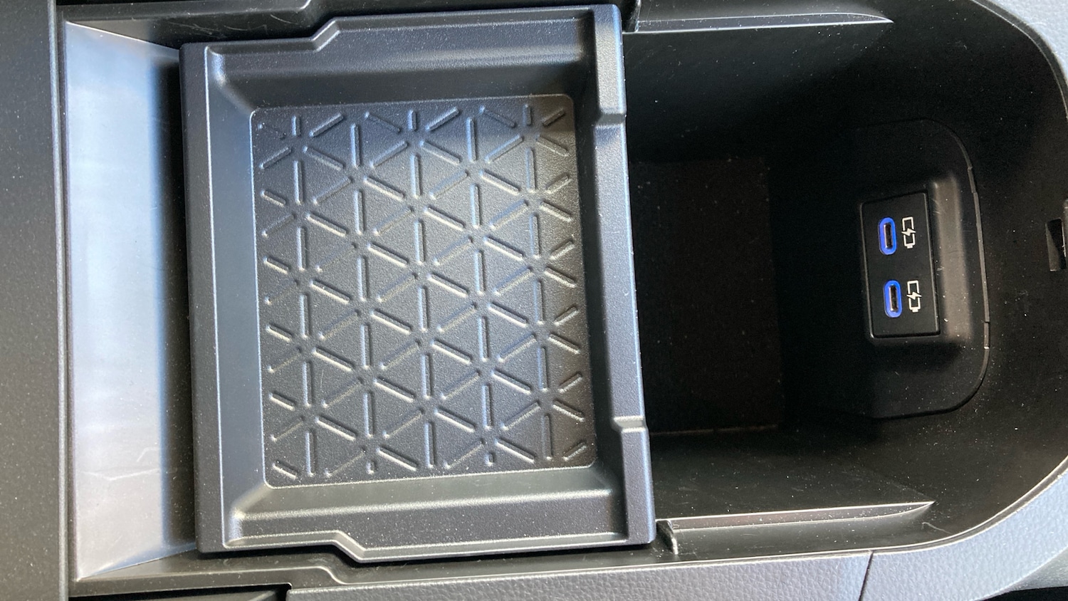 Used Toyota RAV4 2022 for sale - 76415650: Photo 32