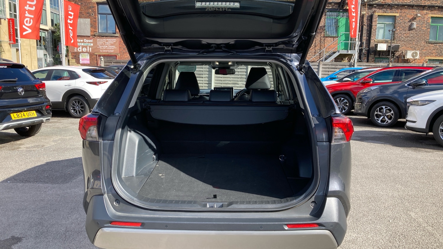 Used Toyota RAV4 2022 for sale - 76415650: Photo 4