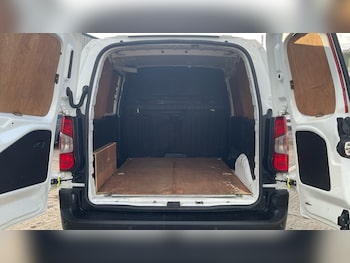 Used Peugeot Partner 2019 for sale - 77702579: Photo