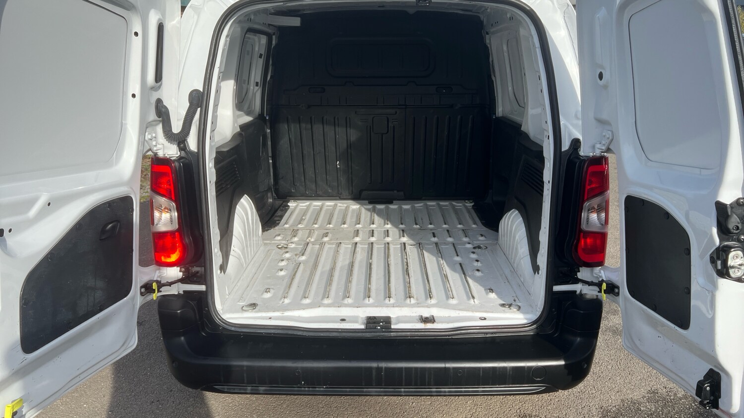 Used Vauxhall Combo 2023 for sale - 76340008: Photo 4