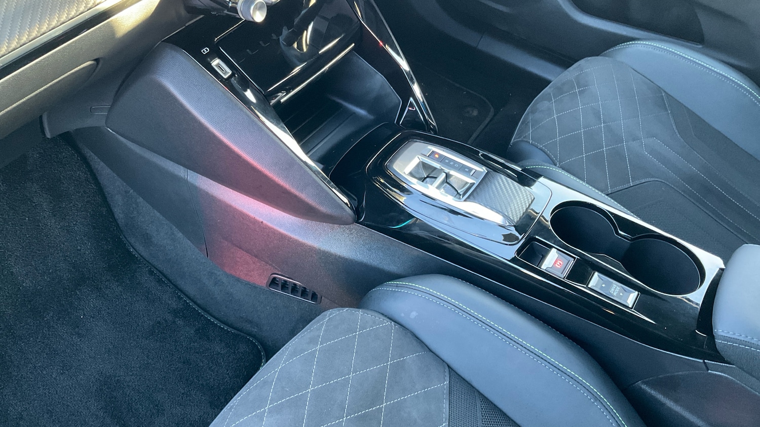 Used Peugeot 2008 2023 for sale - 76960628: Photo 13