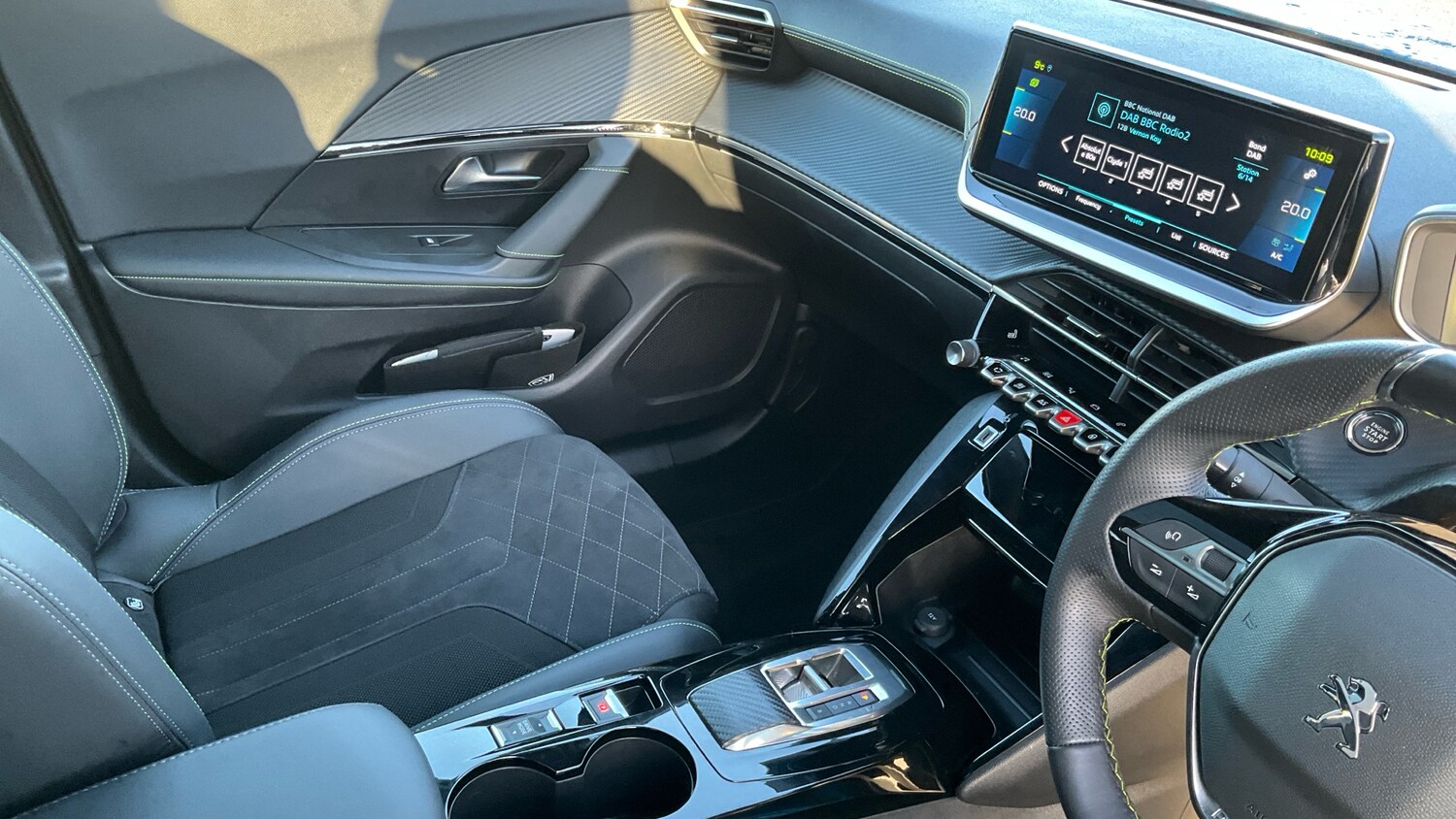 Used Peugeot 2008 2023 for sale - 76960628: Photo 14