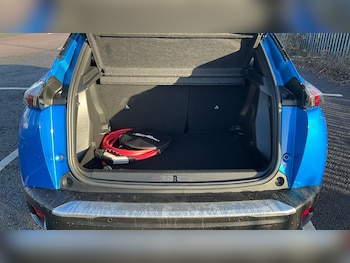 Used Peugeot 2008 2023 for sale - 76960628: Photo