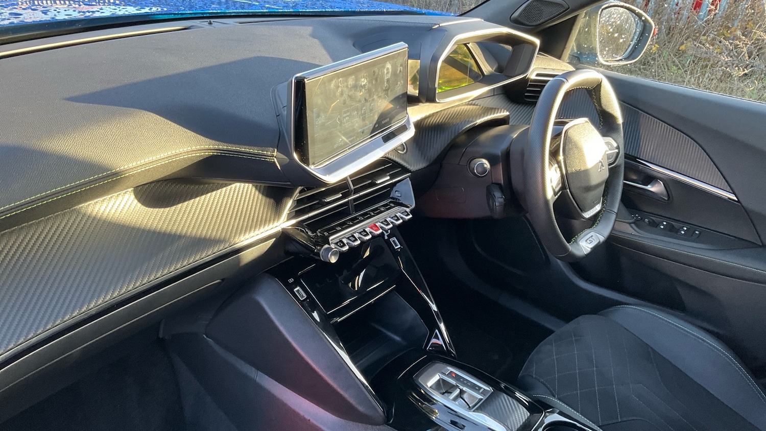 Used Peugeot 2008 2023 for sale - 76960628: Photo 9