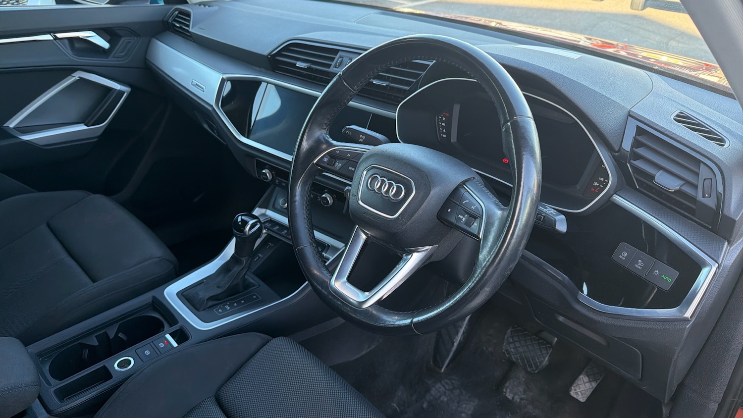 Used Audi Q3 2020 for sale - 77300296: Photo 11