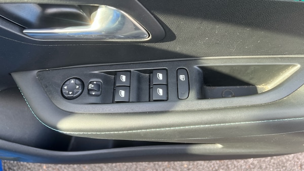 Used Peugeot 208 2023 for sale - 76193063: Photo 38