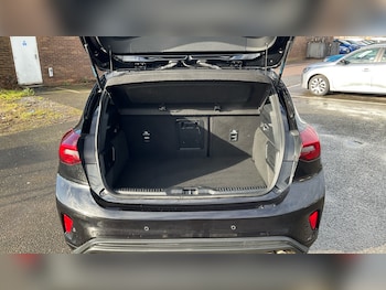 Used Ford Focus 2022 for sale - 77603601: Photo