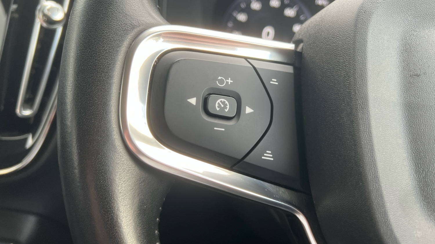 Used Volvo XC40 2020 for sale - 76412405: Photo 31