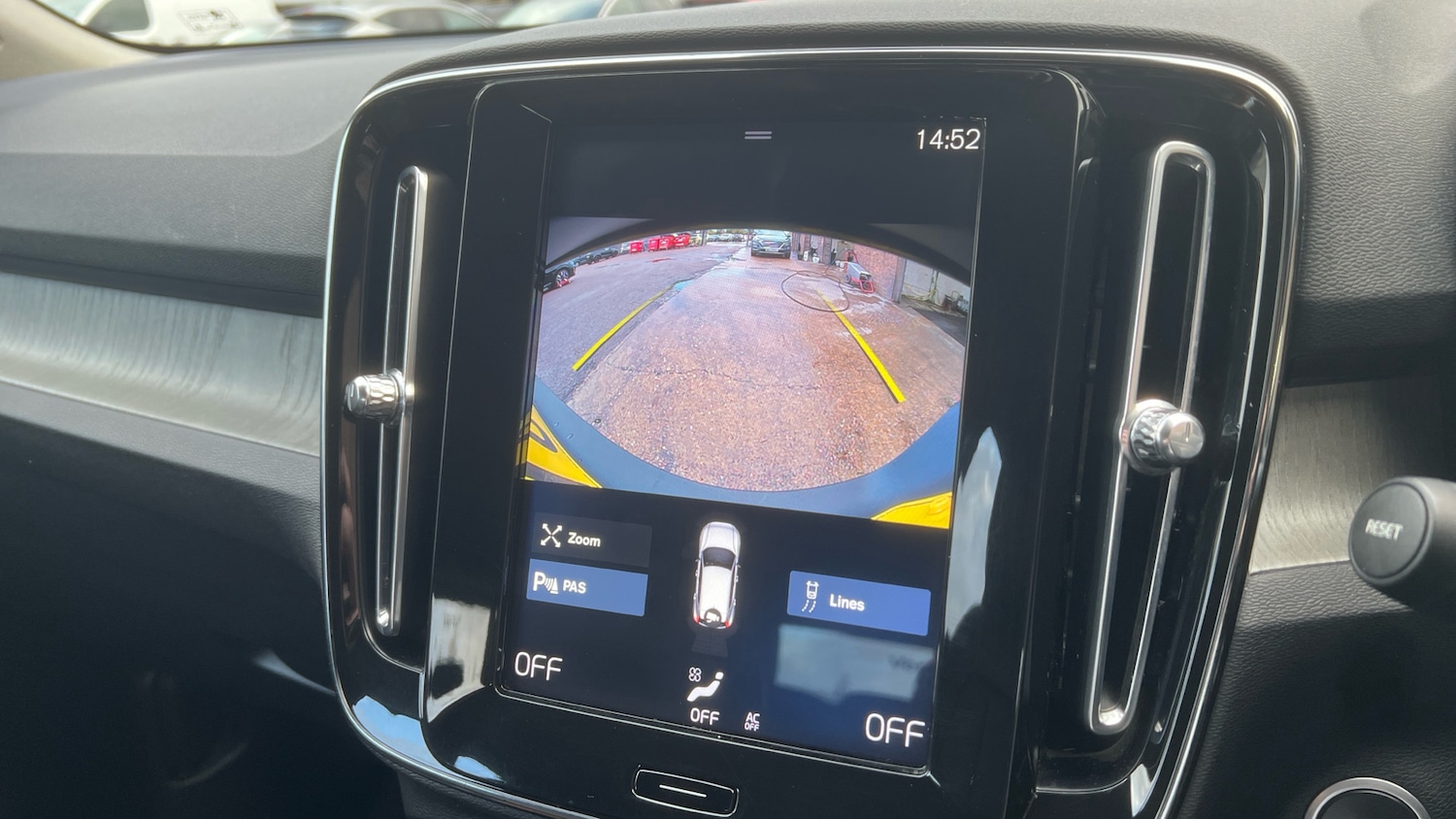 Used Volvo XC40 2020 for sale - 76412405: Photo 43