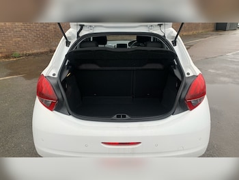 Used Peugeot 208 2019 for sale - 77438135: Photo