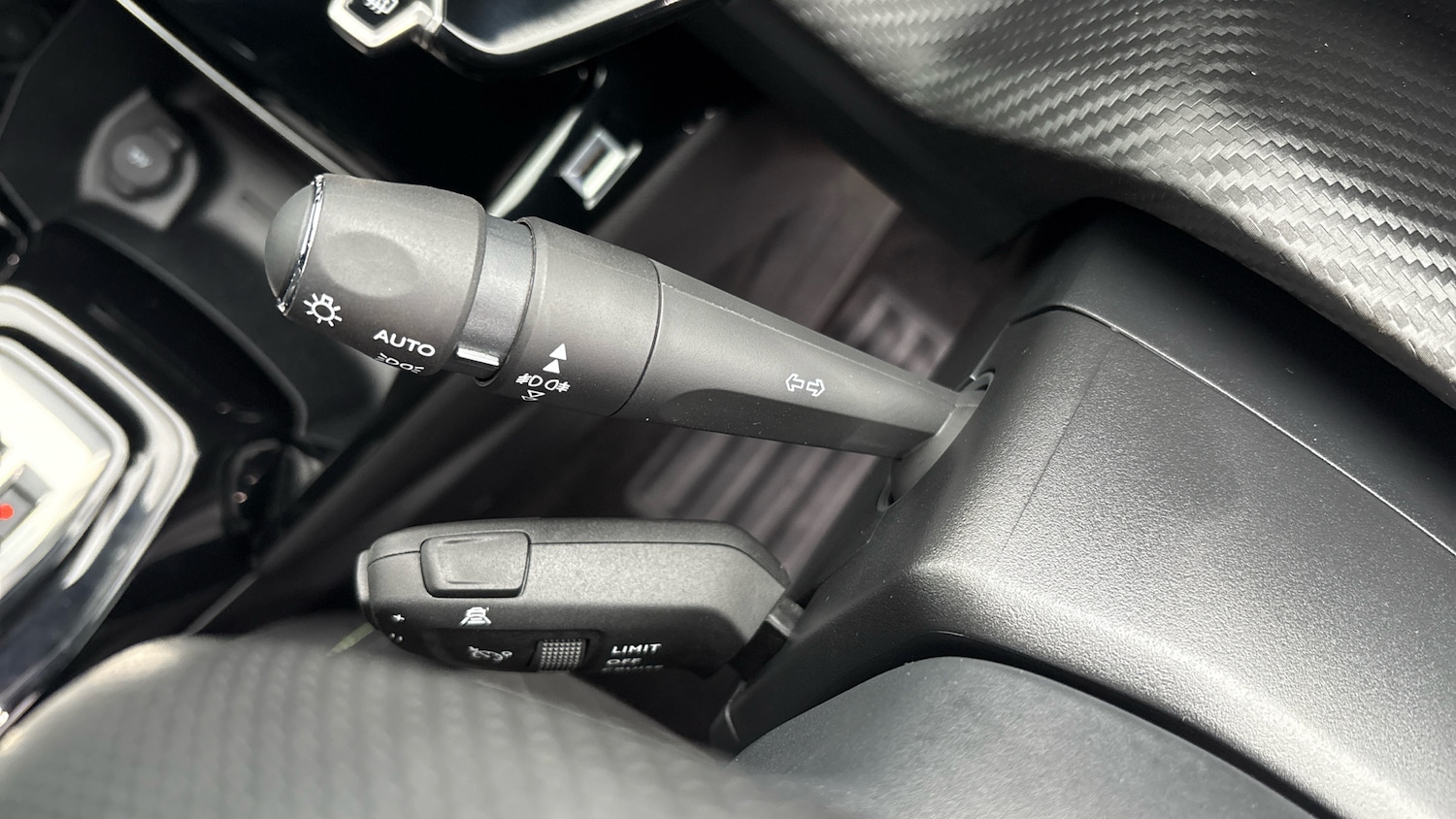 Used Peugeot 2008 2022 for sale - 77033338: Photo 22