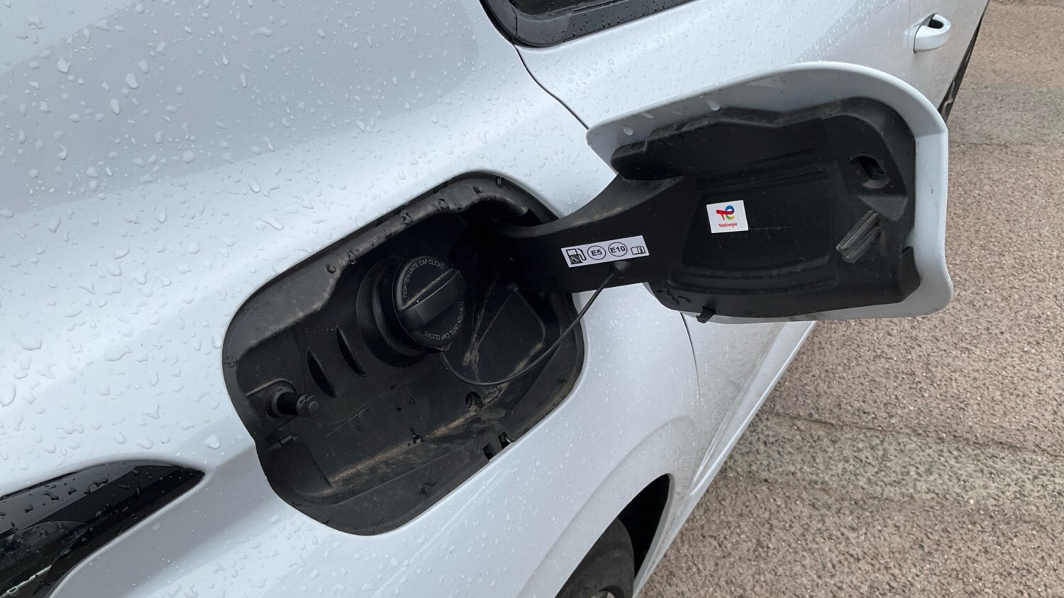 2024 Peugeot 308 1.2 PureTech Allure 5dr EAT8 Petrol Hatchback Hatchback Petrol - Picture 21 of 24